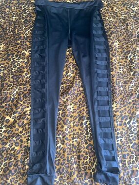 Forever 21 Black Ladder-Panel Workout Pants